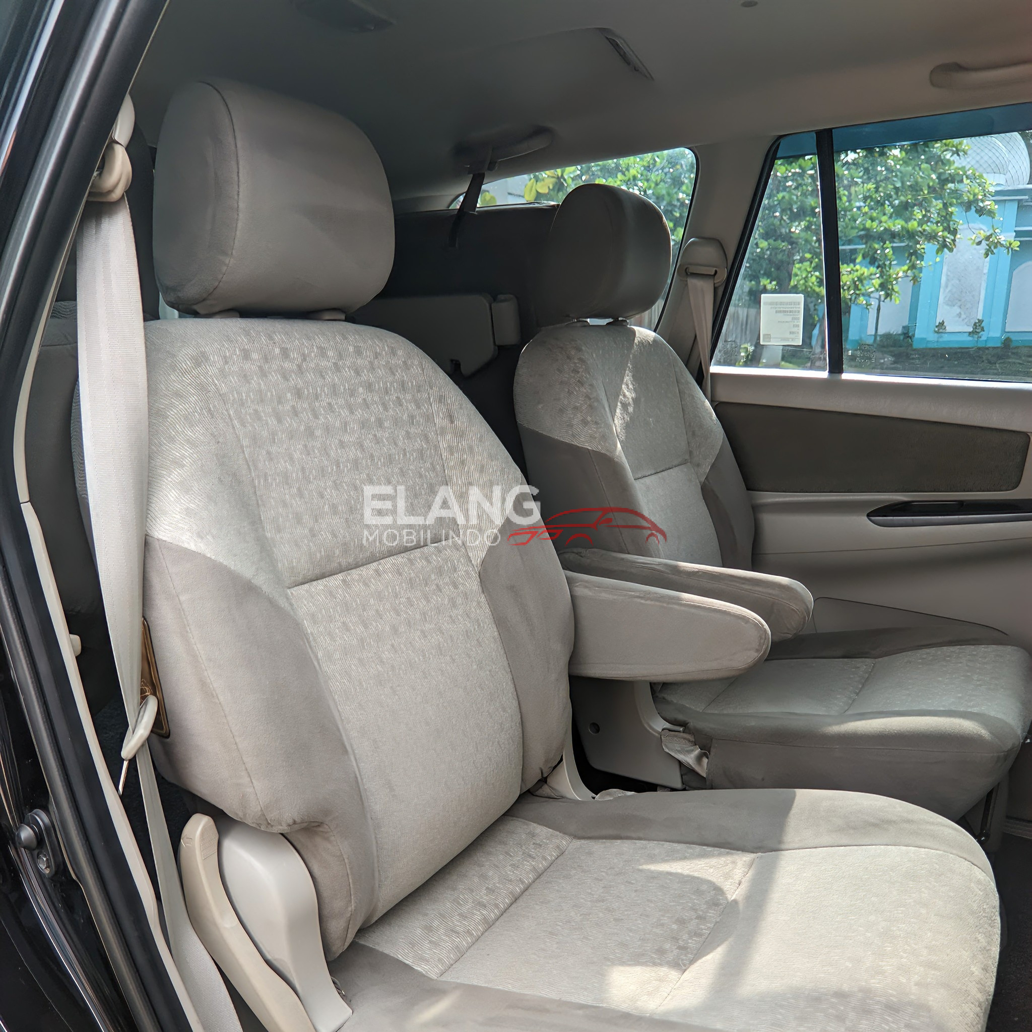 INNOVA G LUXURY 2.0 MT